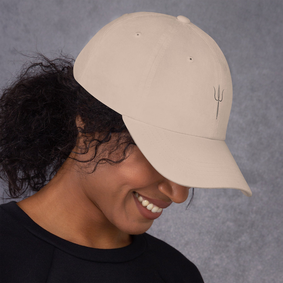 AKACHI Petite Trident Cap